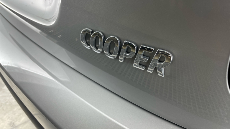 MINI Hatchback 1.5 Cooper Classic Premium 3dr Auto Petrol Hatchback